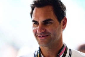 开云官网-反败为胜首场状态出色，湖人观众沸腾！，费德勒重返赛场赛场气氛高涨的简单介绍